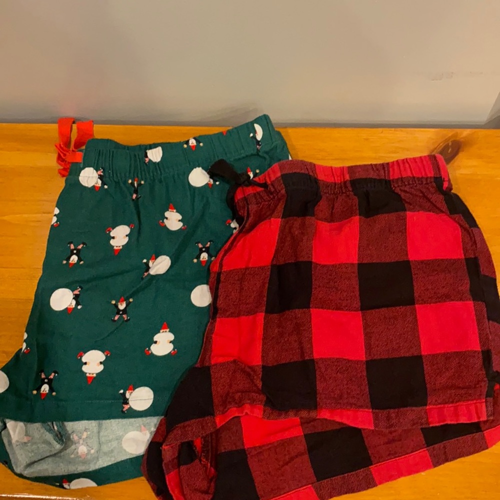 Lot of 2 XL Old Navy Flannel Sleep Shorts ❤️
